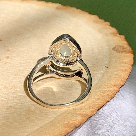 🌙 Mythical Crescent Moon Bright Shiny CZ Opal Tear Drop Unique Ring Size 9 - Picture 7 of 7